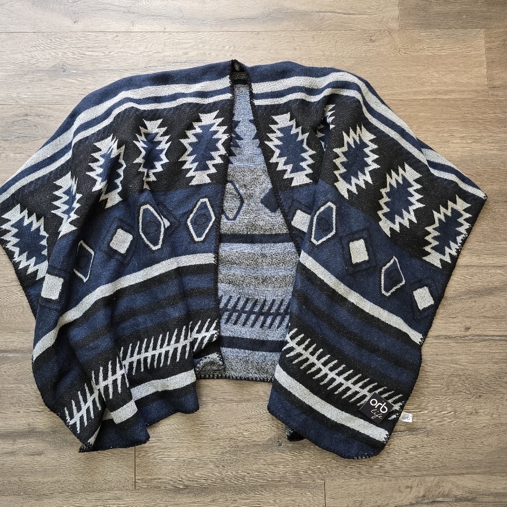 Beautiful ORB Aztec Reversible Blanket Wrap